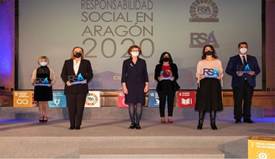 Los galardonados con el Premio RSA 2020, junto a la directora gerente del IAF, Pilar Molinero. - Servicio especial